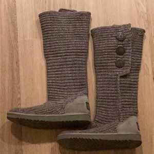 Size 7 Gray Knit Uggs